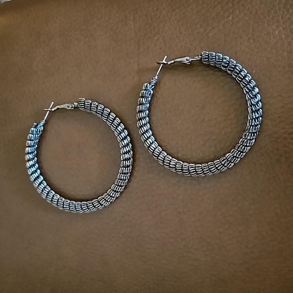 VTG Large Coil Hoop Earrings - Picture 2 of 4